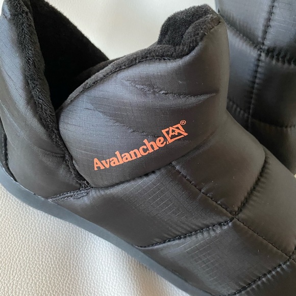 Women’s 8 - Avalanche comfortable Slip-Ons - Picture 6 of 6